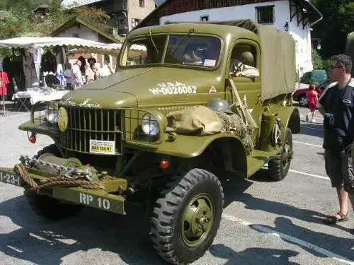 2005: 19e Foire à la Jeep a Taninges - vue 2