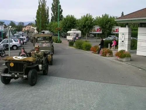 1ère Fête des Véhicules Militaires 2006 à Veigy-Foncenex. - vue 5
