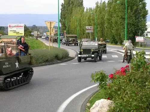 1ère Fête des Véhicules Militaires 2006 à Veigy-Foncenex. - vue 6