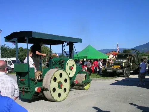 1ère Fête des Véhicules Militaires 2006 à Veigy-Foncenex. - vue 10