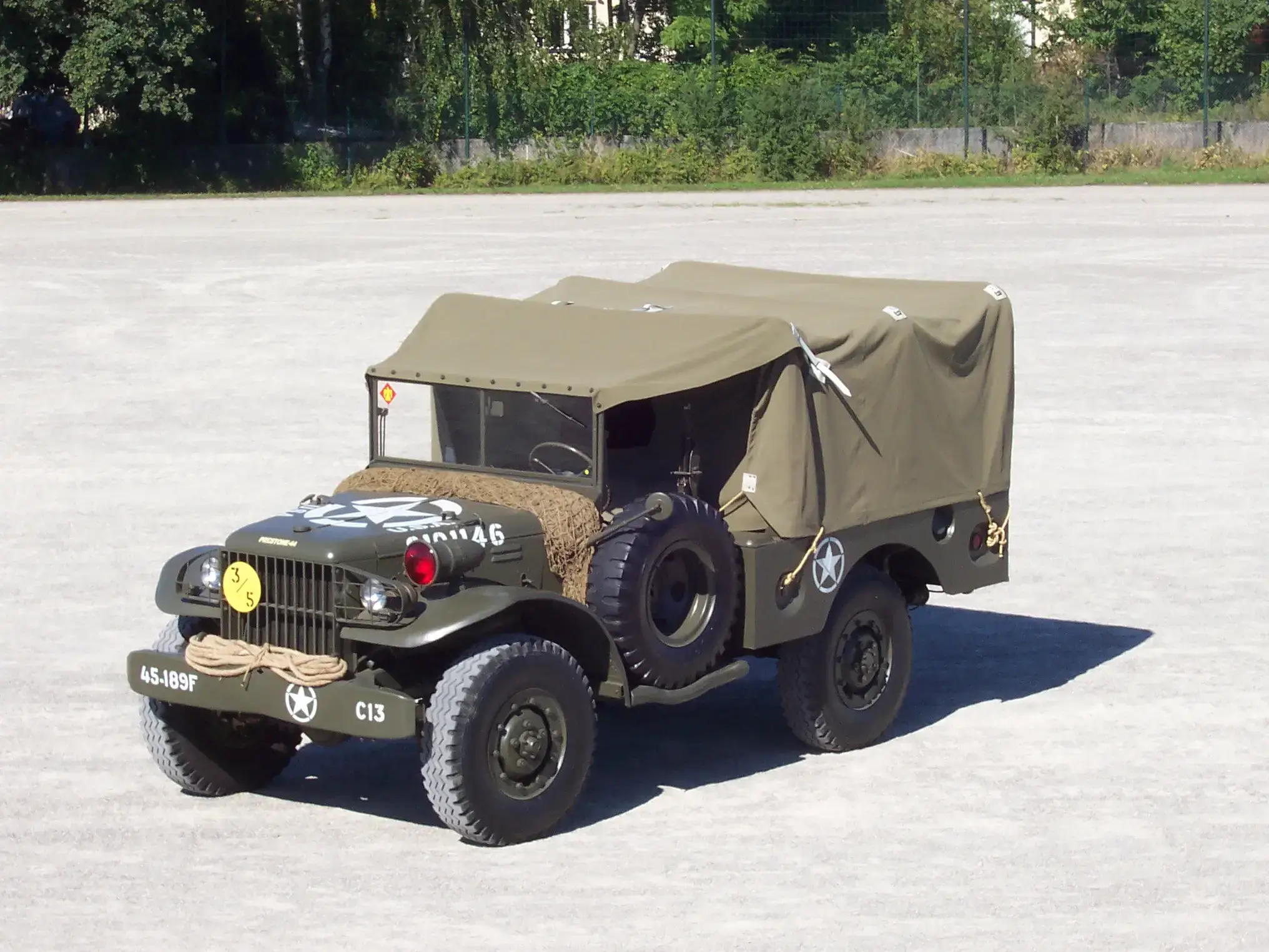 1ère Fête des Véhicules Militaires 2006 à Veigy-Foncenex. - vue 11