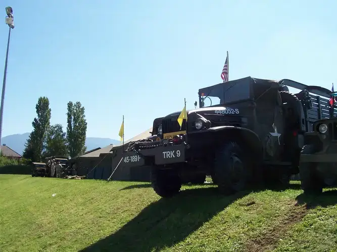 1ère Fête des Véhicules Militaires 2006 à Veigy-Foncenex. - vue 12
