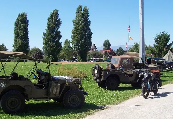 1ère Fête des Véhicules Militaires 2006 à Veigy-Foncenex. - vue 16