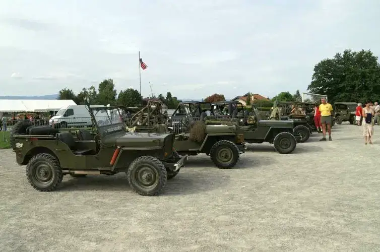 1ère Fête des Véhicules Militaires 2006 à Veigy-Foncenex. - vue 18