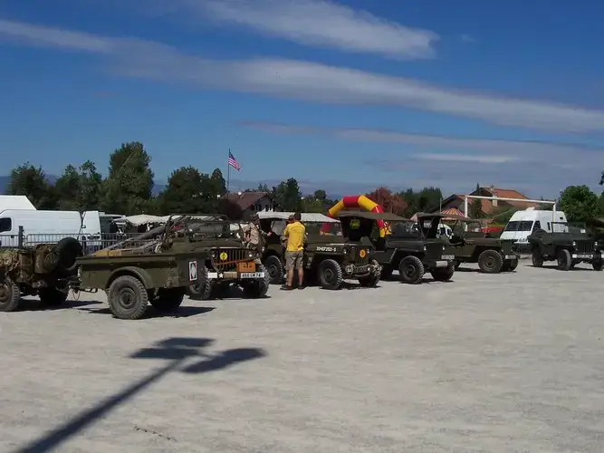 1ère Fête des Véhicules Militaires 2006 à Veigy-Foncenex. - vue 17