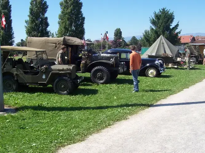 1ère Fête des Véhicules Militaires 2006 à Veigy-Foncenex. - vue 30