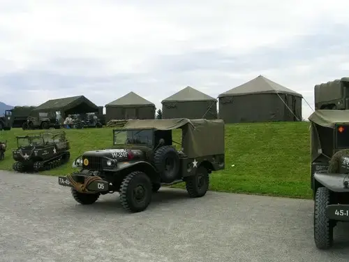1ère Fête des Véhicules Militaires 2006 à Veigy-Foncenex. - vue 31